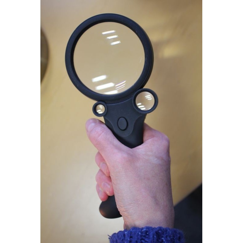 Loupe éclairante 3 en 1
